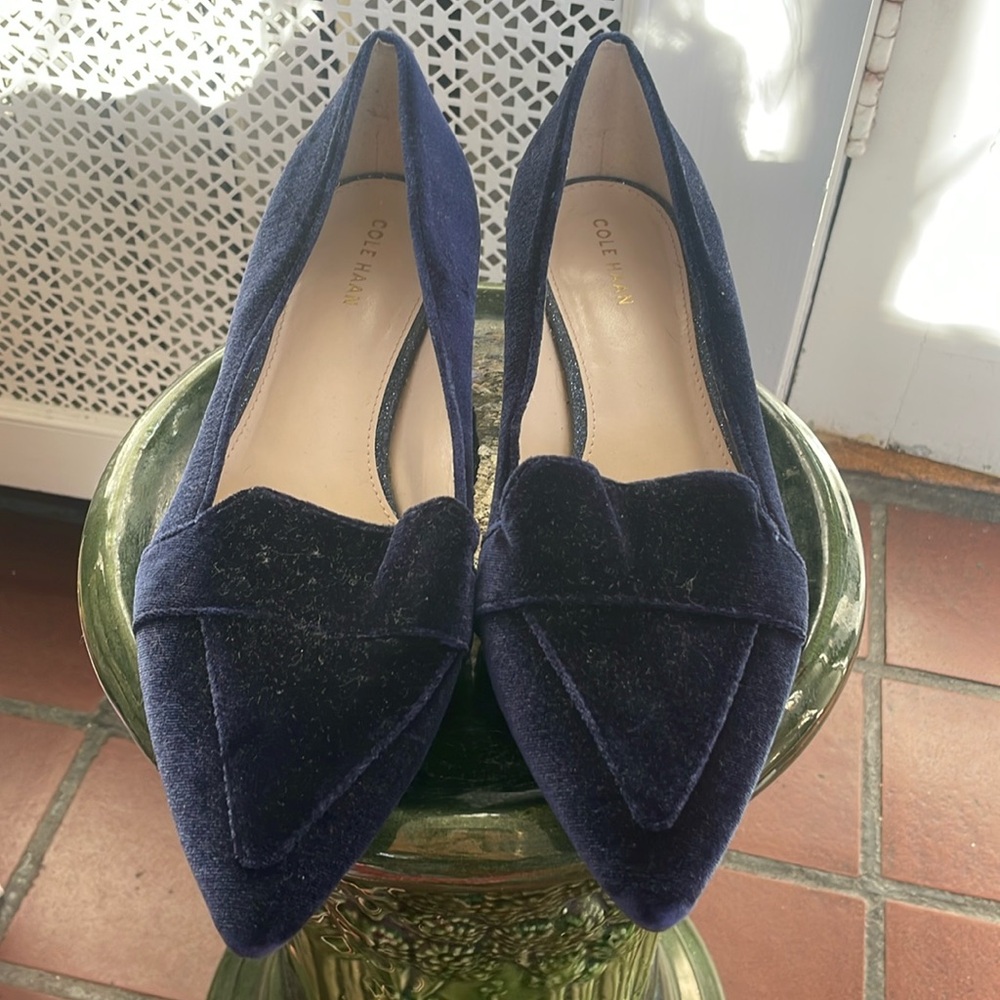 Cole Haan navy blue velvet heeled loafers
